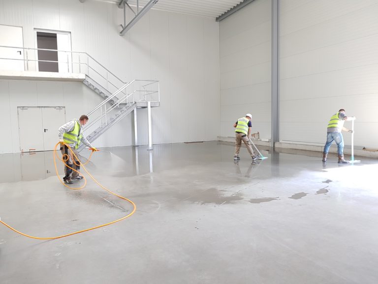 How to Clean Concrete Floor? Tips and Tricks to Maintain Clean Floor